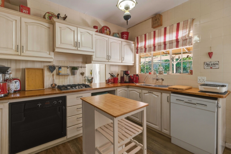 9 Bedroom Property for Sale in Golden Acre Western Cape